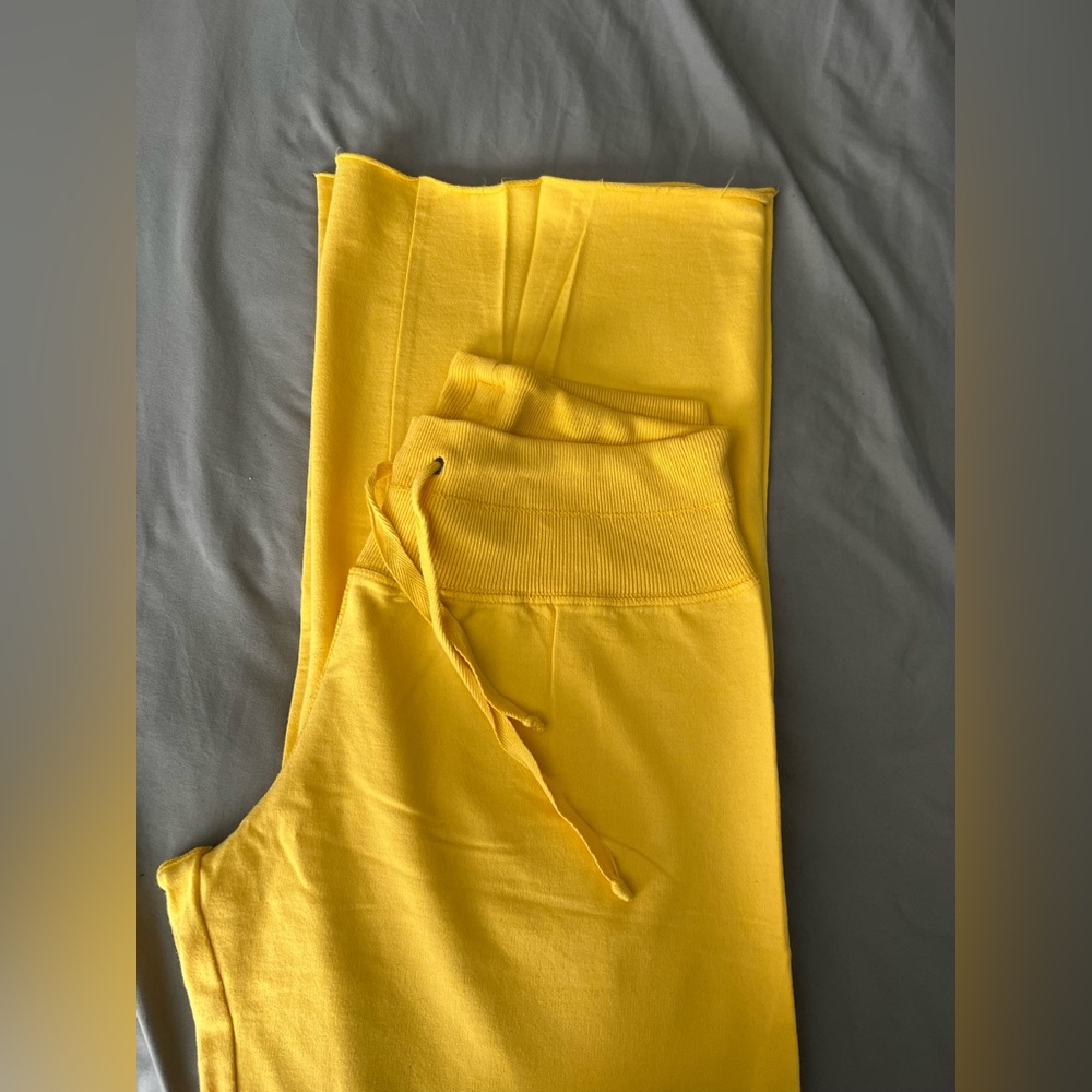 NWOT Women's Lucky Brand Bright  soft Yellow Jogger Pants